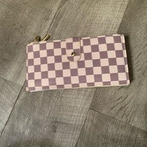 White checkered wallet